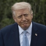 　記者団に話すトランプ米大統領＝２０日、ワシントン（ゲッティ＝共同）