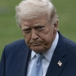 　米ワシントンで記者団に話すトランプ大統領＝２０日（ゲッティ＝共同）