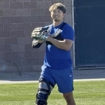 　キャッチボールするカブス・鈴木＝２１日、メサ