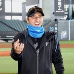 　「ＳＨＩＮＪＯボード」について語る日本ハムの新庄監督＝２４日、エスコンフィールド北海道