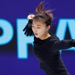 　公式練習で調整する坂本花織＝プラハ（共同）