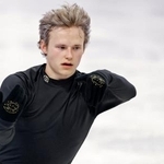 　公式練習で調整するイリア・マリニン＝プラハ（共同）