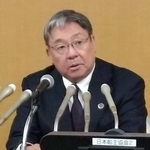 　記者会見する日本船主協会の長沢仁志会長＝２５日午後、東京都千代田区