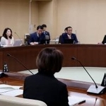 　抗がん剤注射を受けた白血病患者が死亡した問題について話し合う、県議会福祉保健医療委員会＝２５日午前、埼玉県庁
