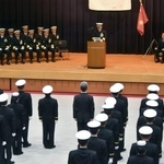 　海上自衛隊の「情報作戦集団」が新たに発足したのを記念する行事＝２５日午後、防衛省