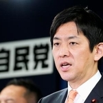 　記者会見する自民党の小林政調会長＝２６日午前、東京・永田町の党本部