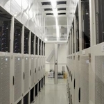 　「さくらインターネット」が運営するデータセンターのサーバールーム＝２０２４年、北海道石狩市