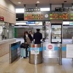 　自動改札機のないＪＲ徳島駅＝２６日