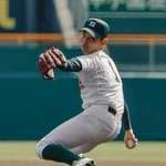 　山梨学院戦に先発した専大松戸・門倉＝甲子園