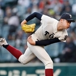 　英明戦に２番手で登板した大阪桐蔭・川本＝甲子園