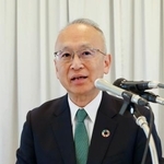 　記者会見する名古屋銀行の藤原一朗頭取＝２８日午前、名古屋市