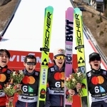 　Ｗ杯ジャンプ男子団体最終第３戦で２位に入った日本のメンバー。左から中村直幹、内藤智文、小林陵侑、二階堂蓮＝プラニツァ（ロイター＝共同）