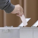 　投票する有権者（イメージ）