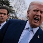 　記者団に話すトランプ米大統領＝２０日、ワシントン（ゲッティ＝共同）