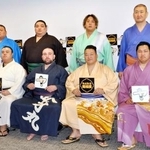 　「ヤメ力士超相撲」に参加する（前列右から）元小結松鳳山、元関脇豊ノ島ら元幕内力士たち＝３０日、東京都内