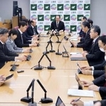 　三重県庁で行われた南海トラフ巨大地震の対策強化推進本部会議＝３０日午後