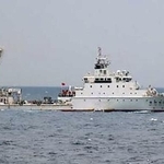 　沖縄県・尖閣諸島沖の日本の排他的経済水域内で活動する中国の海洋調査船＝３０日（第１１管区海上保安本部提供）