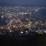 　北海道函館市の市街地の夜景
