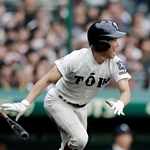 　智弁学園-大阪桐蔭　７回表大阪桐蔭２死二、三塁、黒川が左前に２点打を放つ＝甲子園