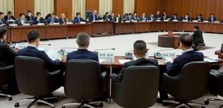 　今国会で２回目の討議を実施した衆院憲法審査会＝１６日午前、国会