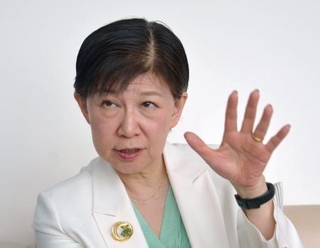 　米ニューヨークの国連本部で、共同通信との単独会見に応じる国連軍縮担当上級代表の中満泉事務次長（共同）