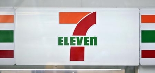 　セブン-イレブンの看板