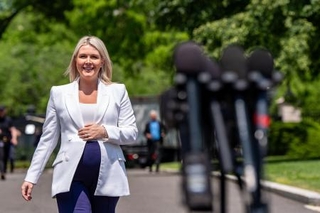 　レビット米大統領報道官＝２４日、ワシントン（ＡＰ＝共同）