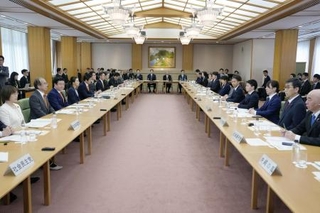 　４月１５日、衆院議長公邸で開かれた皇族数確保策に関する全体会議