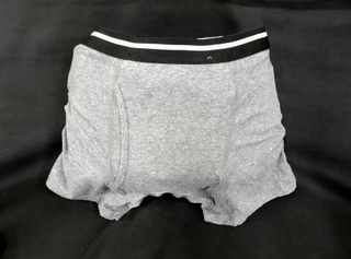 　消費者庁が、尿漏れ防止効果の広告内容に根拠がないとした男性用下着