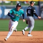 　エマーソン内野手（左）＝２月（ゲッティ＝共同）