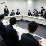 　国会内で開かれた選挙運動に関する与野党の協議会＝１日午後