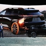 　ニューヨーク国際自動車ショーで公開されたＳＵＢＡＲＵの３列シートの新型ＳＵＶのＥＶ「ゲットアウェイ」＝１日（ロイター＝共同）