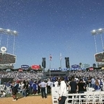 　ドジャースの本拠地ドジャースタジアム＝昨年１１月、ロサンゼルス（共同）