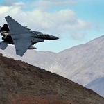 　Ｆ１５Ｅ戦闘機＝２０１７年、米カリフォルニア州（ＡＰ＝共同）