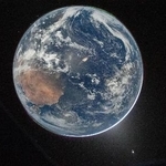 　宇宙船オリオンの窓から船長のリード・ワイズマン飛行士が撮影した地球の画像（ＮＡＳＡ提供・共同）