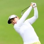 　第３日、通算７アンダーで首位の仲村果乃＝葛城ＧＣ