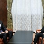 　会談に臨む自民党の磯崎参院国対委員長（右）と立憲民主党の斎藤国対委員長＝６日午前、国会