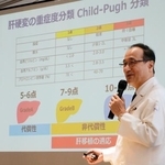 　記者会見でクリップ細胞について説明する長崎大病院肝胆膵・移植外科の江口晋診療科長＝６日午前、長崎市