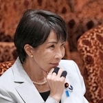 　参院予算委の集中審議で、質問を聞く高市首相＝７日午前