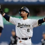 　７回、勝ち越し打を放ちポーズをとるオリックス・宗＝京セラドーム