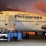 　機内で爆発が起き那覇空港に緊急着陸したフィリピン航空機＝１９９４年１２月