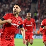 　欧州リーグ準々決勝第１戦、セルタ戦でゴールを喜ぶフライブルクの選手たち＝９日、フライブルク（ロイター＝共同）