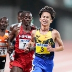 　男子５０００メートル（タイムレース）で４位に入った山口智規（３）＝えがお健康スタジアム