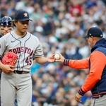 　マリナーズ戦の一回で降板するアストロズの今井達也＝１０日、シアトル（ロイター＝共同）