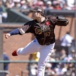 　オリックス戦に先発し、７回途中無失点で今季初勝利を挙げた楽天・滝中＝楽天モバイルパーク