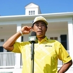 　ホールアウト後、インタビューに応じる松山英樹。通算５アンダーで１２位＝オーガスタ・ナショナルＧＣ（共同）