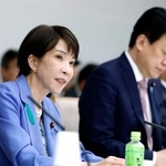 　経済財政諮問会議で発言する高市首相（手前）＝１３日午後、首相官邸