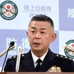 　記者会見する陸自トップの荒井正芳陸上幕僚長＝１４日午後、防衛省