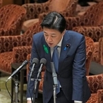 　衆院内閣委で答弁する木原官房長官＝１５日午前