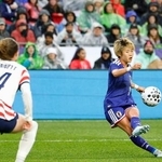 　日本-米国　前半、先制ゴールを決める浜野＝シアトル（共同）